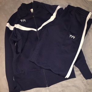 Women’s TYR track jacket/pant set size Lg- EUC